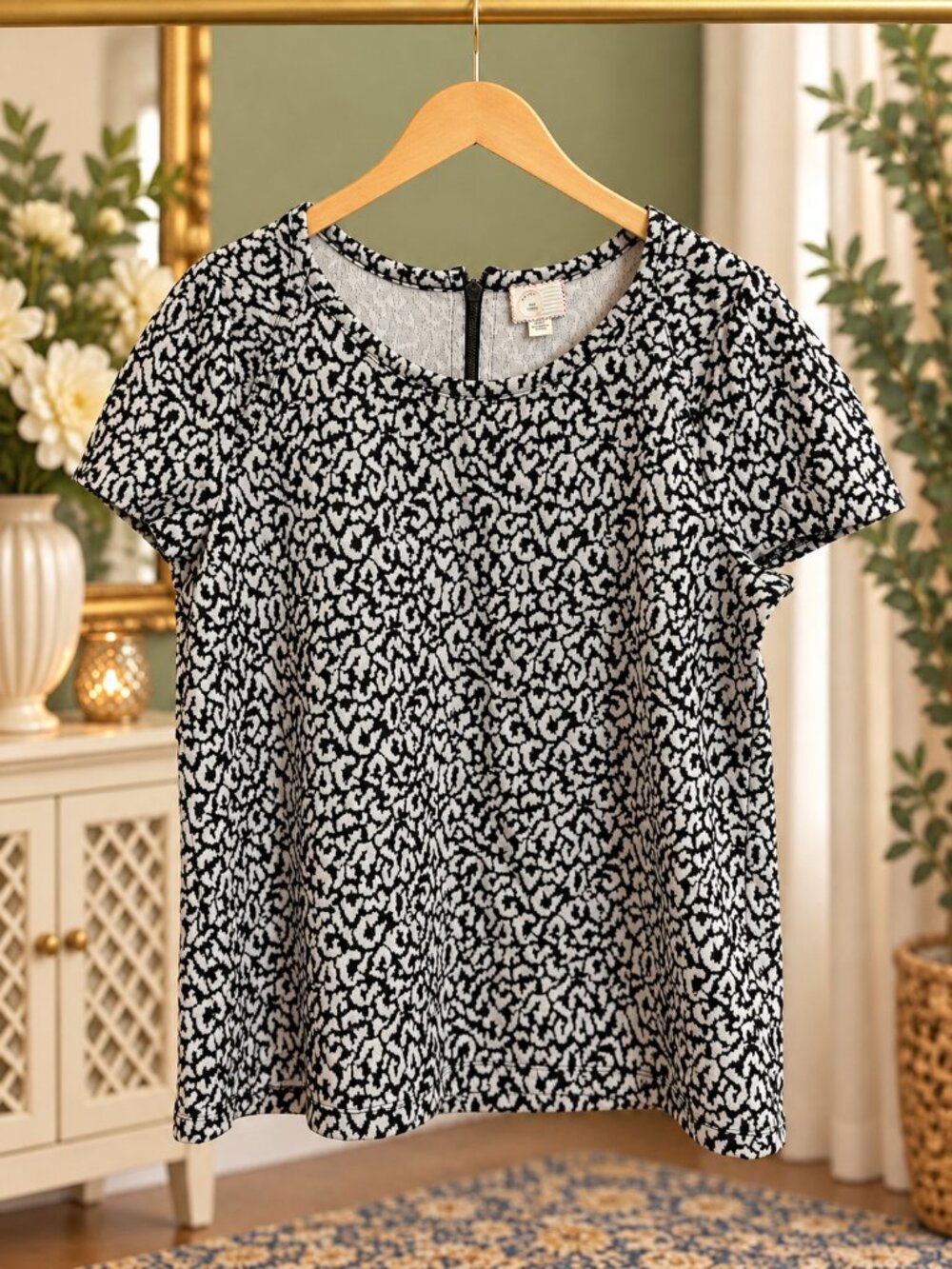 Anthropologie 9-H15 STCL Black White Jacquard Zip Back Top Large